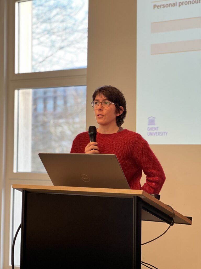 Chloé Vincent presenting at LinGhentian Doctorial in 2023
